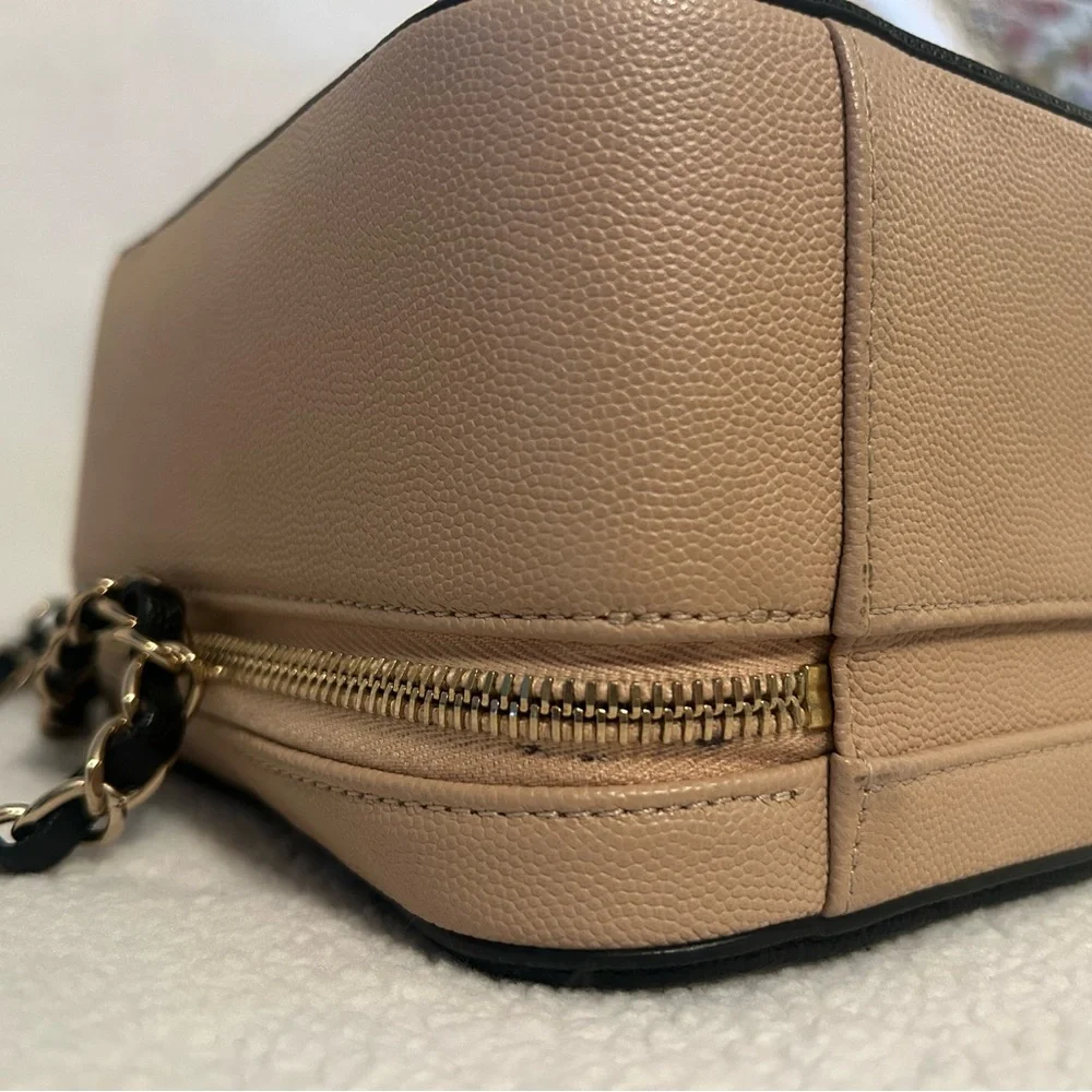 CHANEL Large Filigree Tan and Black Quilted Caviar Women's Bag - Picture 5 of 11